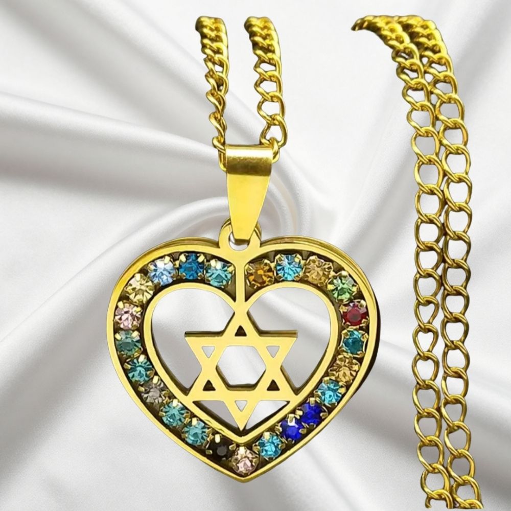 Collar de corazón con Estrella de David dorada y circonitas brillantes