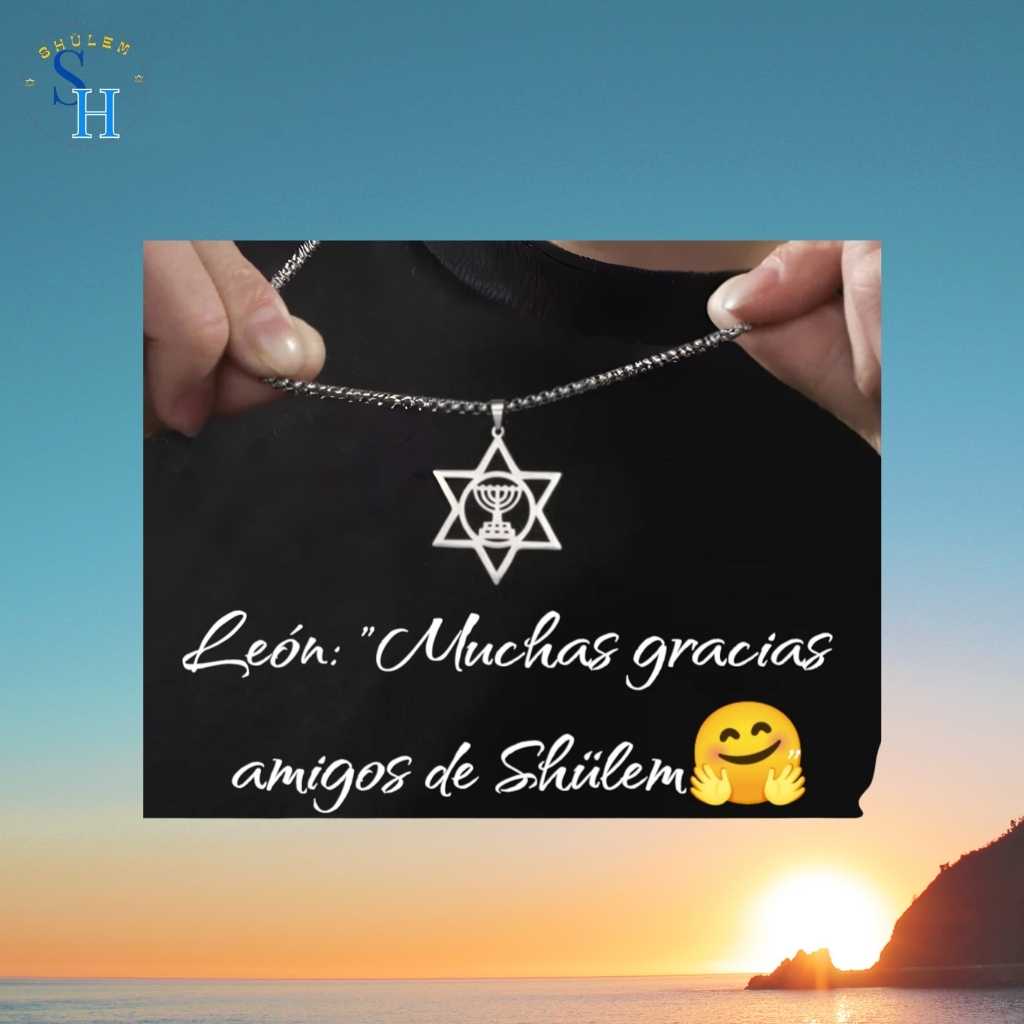 León cliente de shulem chile luciendo su cadena con texto de recomendación.